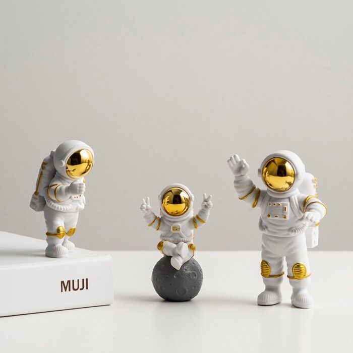 IMG-2497 Astronaut Set - Gold - Image 1